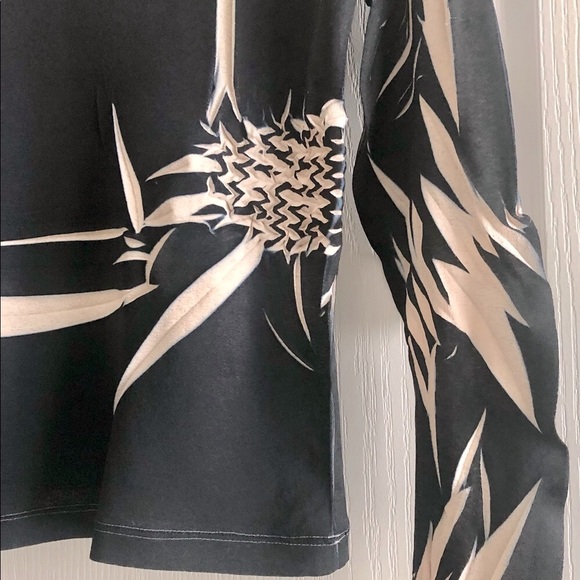 Great funky and stylish top.  amazing.  Details - Picture 9 of 10